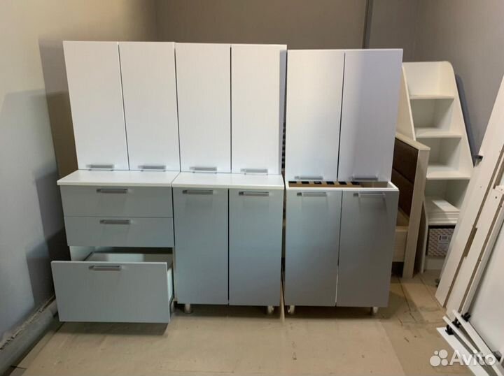 Кухонный гарнитур 1,8 м (цена за комплект)