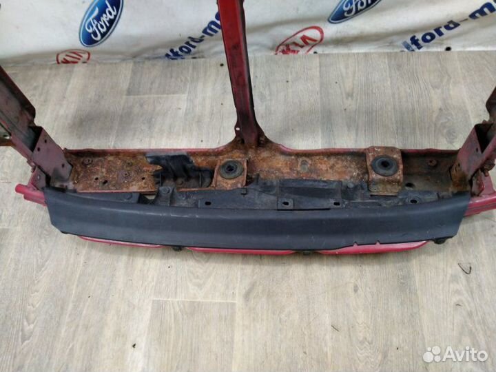 Рамка радиатора Suzuki Splash 2008Г