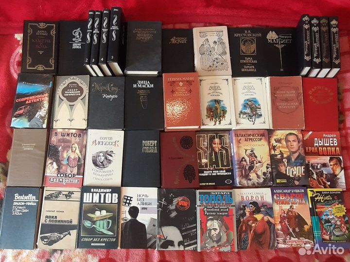 Книги в ассортименте