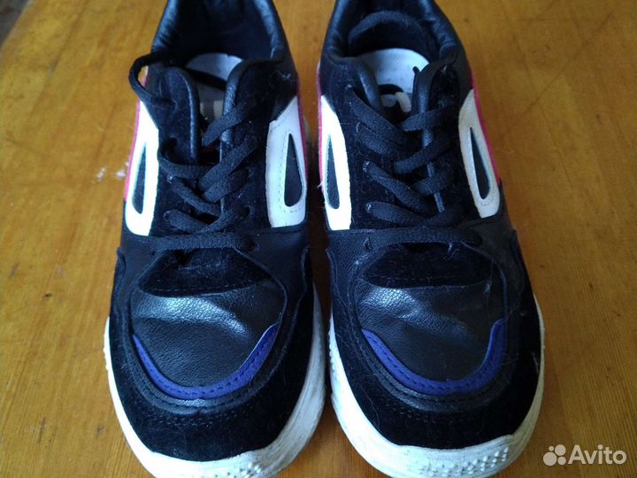 Кроссовки женские