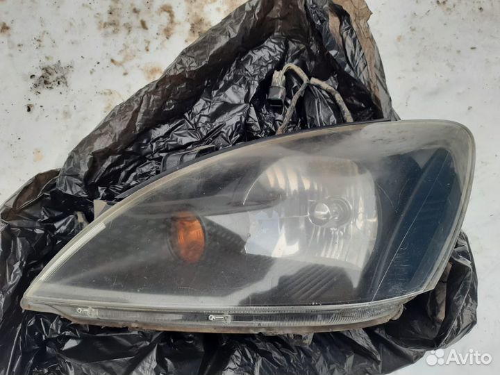 Фара mitsubishi lancer 9