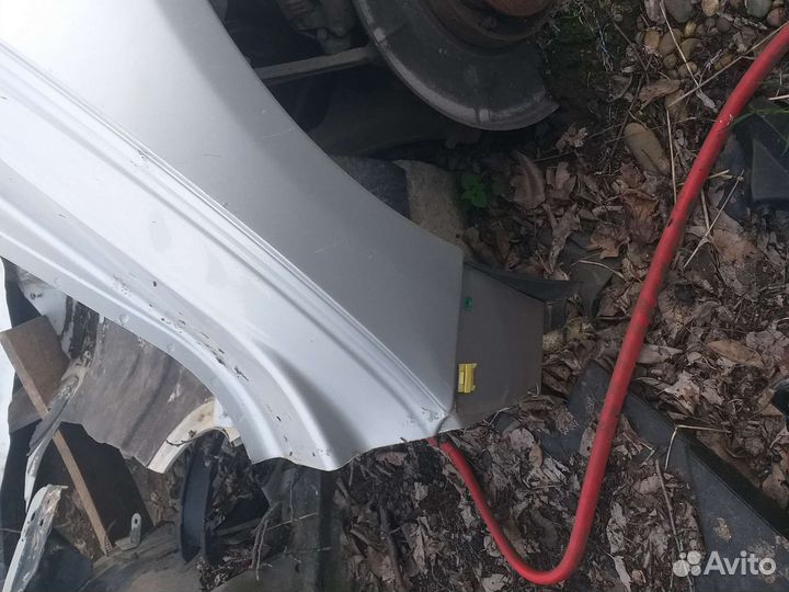 Заднее левое крыло бмв е60