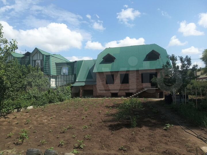 Дом 330 м² на участке 12 сот.