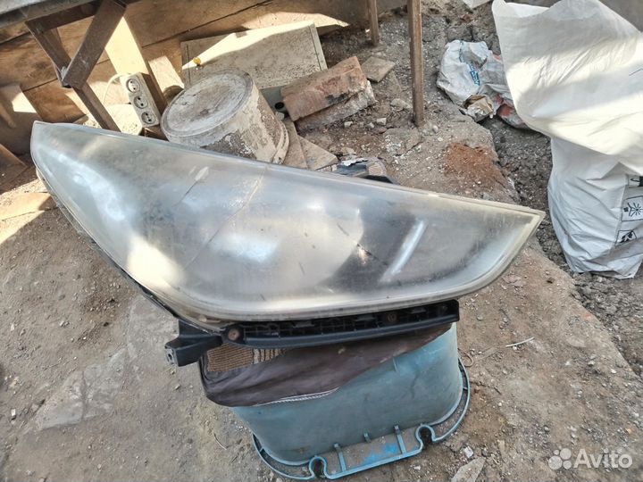 Hyundai solaris.2 фары