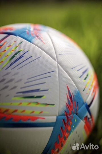 Футбольный мяч профессиональный