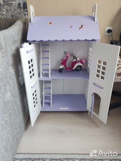 Большой кукольный домик