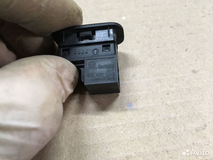 Кнопка сигнализации Тигуан 1 Поло 5 Гольф 6 Рапид