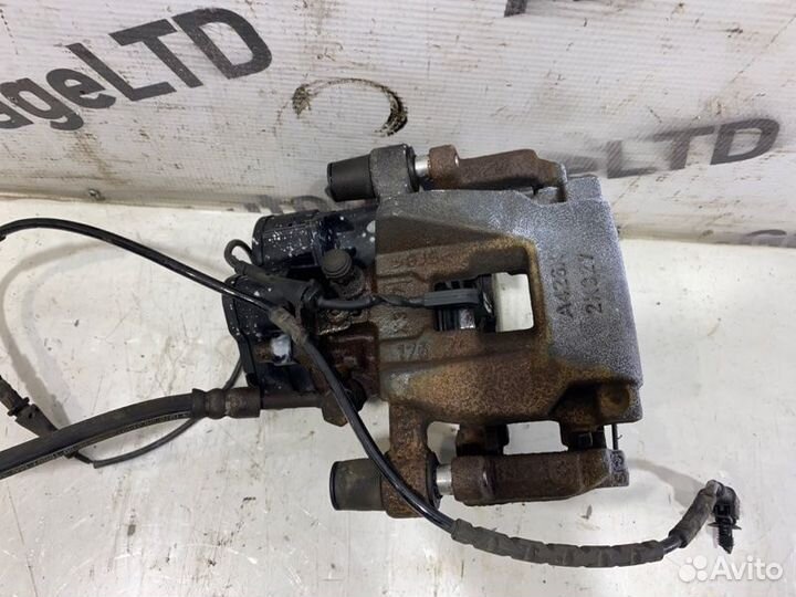 Суппорт задний правый Jaguar F-Pace X761 204DTD