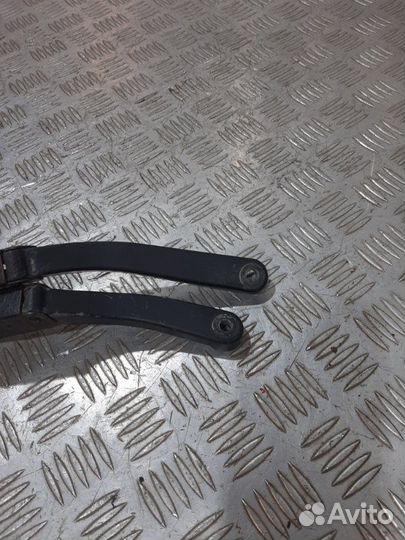 Поводок стеклоочистителя передний Daewoo Nexia