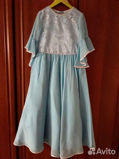 Платье праздничное