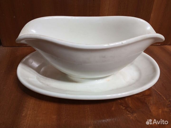 Соусница фарфоровая