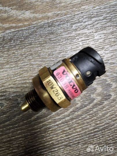 Датчик давления масла volvo d12c d12d