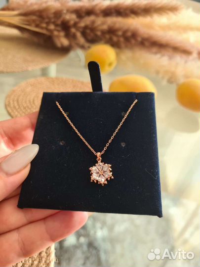 Swarovski колье