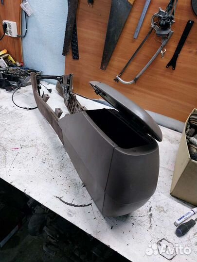 Подлокотник Mercuri Sable 2 Ford Taurus 2