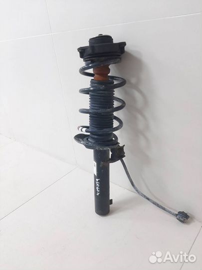 Амортизатор передний Volkswagen Tiguan 5N2 2011-2016
