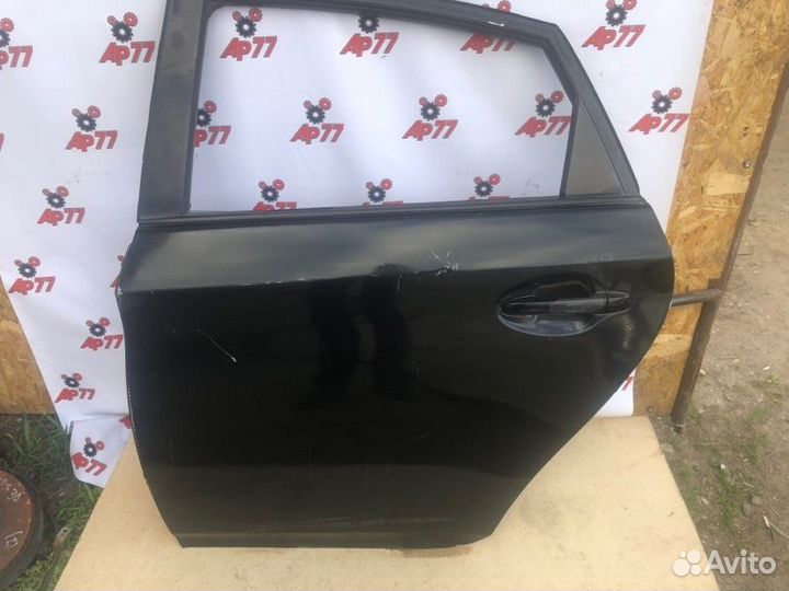 Дверь боковая задняя левая Toyota Prius ZVW30