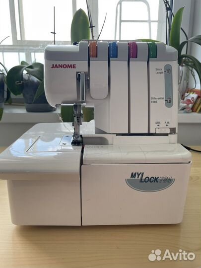 Швейная машина Janome 784