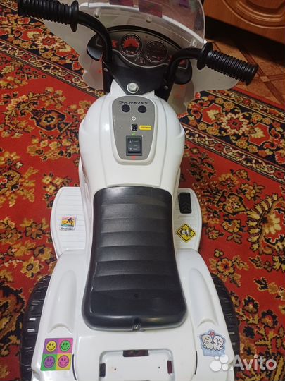 Детский велосипед и мотоцикл