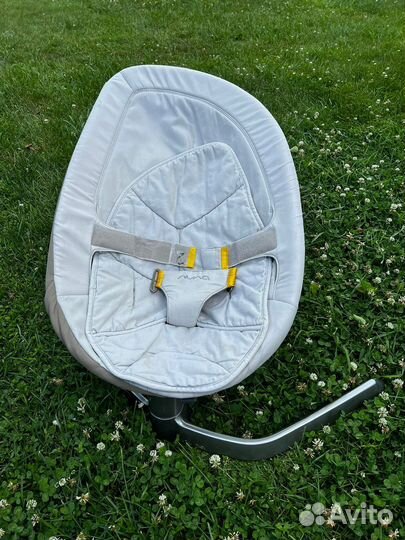 Шезлонг кресло качалка nuna leaf