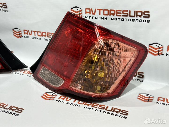 Задний фонарь (стоп) Toyota Corolla Axio 2006-2012