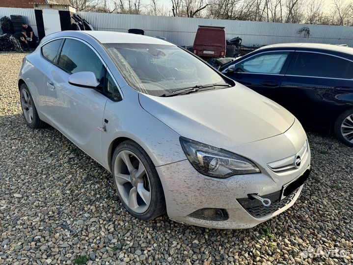 В разборе Opel Astra J GTC