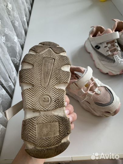 Кроссовки на девочку 27-29