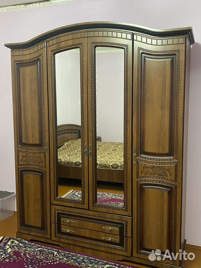 Спальный гарнитур