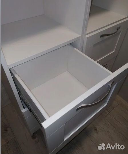 Стеллаж IKEA белый для школьника