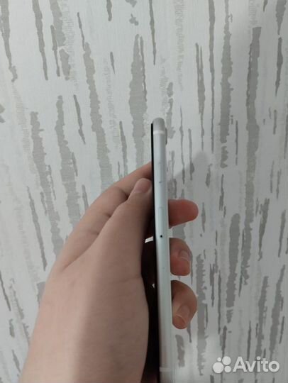 iPhone SE (2020), 128 ГБ