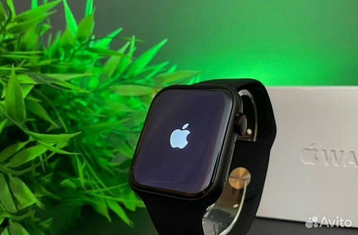 Apple Watch 9 с яблоком