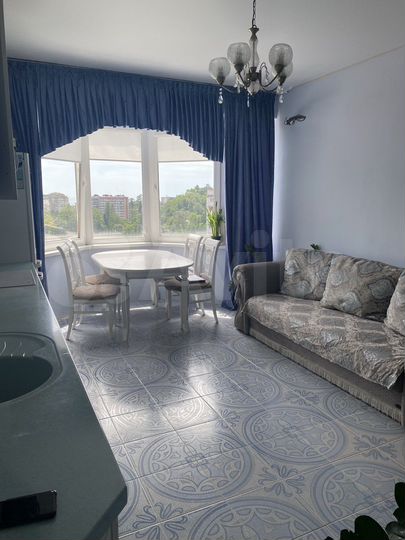 2-к. квартира, 80 м², 9/13 эт.