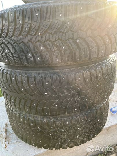 Bridgestone Blizzak Spike-01 185/65 R15 88T