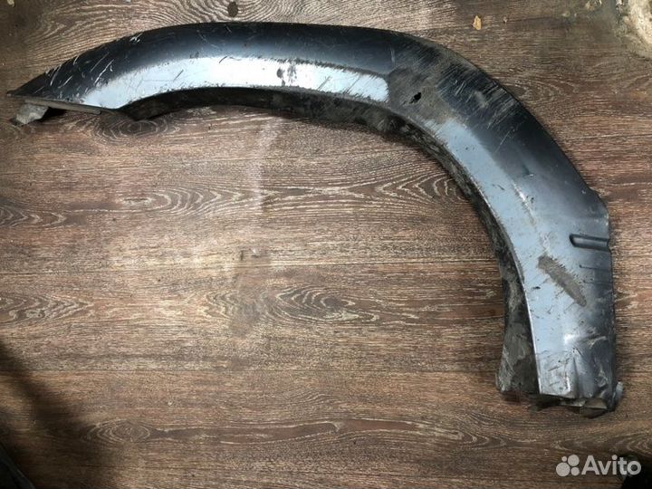 Накладка на крыло передняя левая Toyota Land