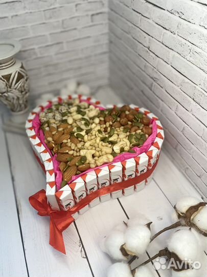 Торт из киндер, сладкие подарки