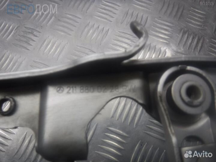 Петля капота правая mercedes W220 s1105181