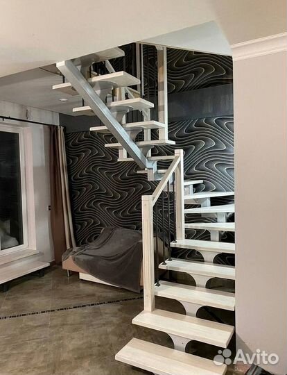 Лестница на второй этаж