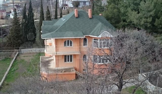 Дом 423 м² на участке 15 сот.