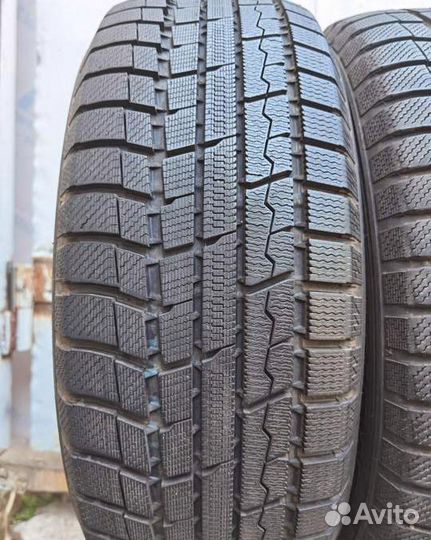 Toyo Winter Tranpath TX 215/60 R17 96Q