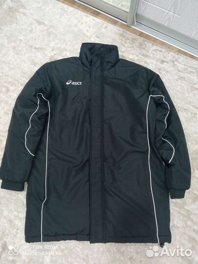 Продается новая, куртка асикс