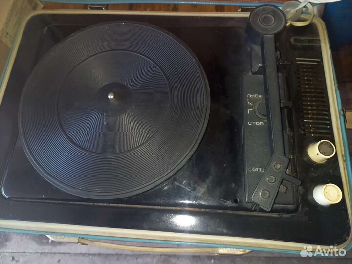 Проигрыватель СССР юность 301