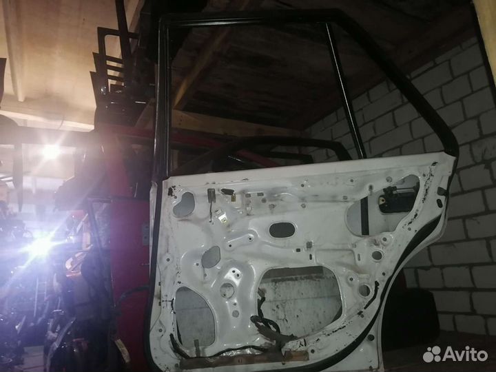 Дверь задняя правая toyota corolla 7