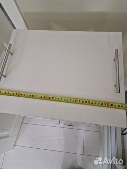 Тумбочка этажерка на колёсиках