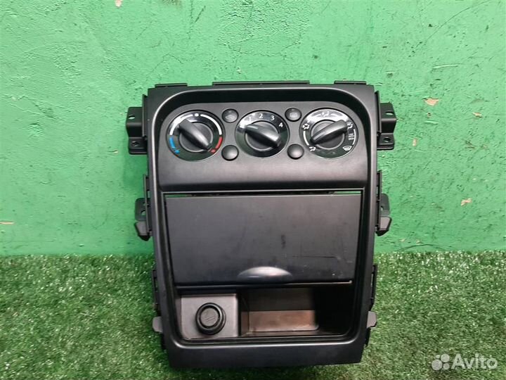 Панель управления отопителя Suzuki SX4 2007