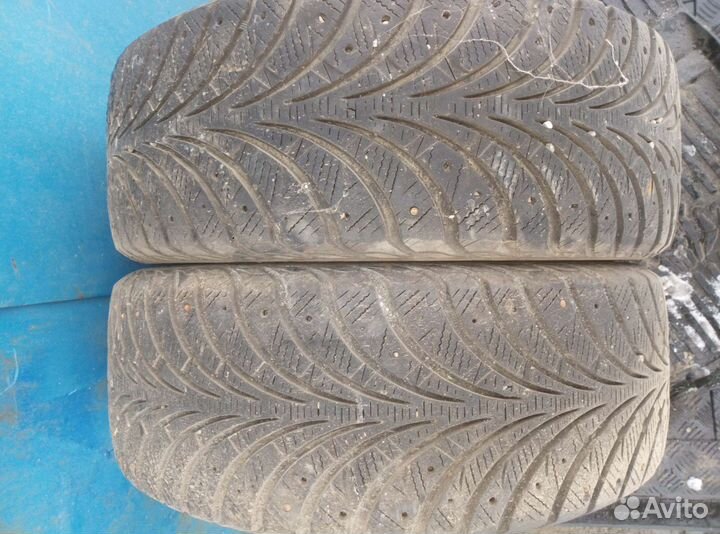 Goodyear UltraGrip Extreme 215/55 R17