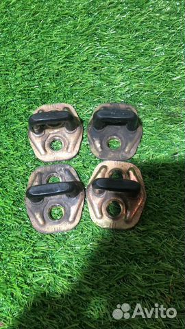 Петли дверные Nissan Almera n16