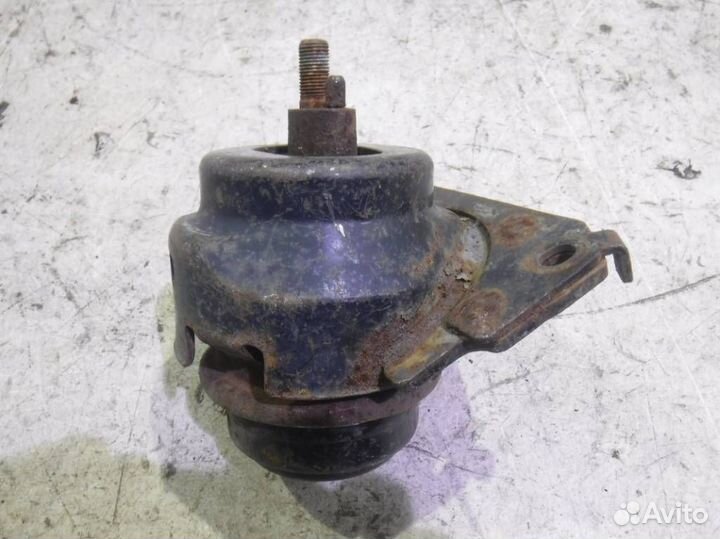 Подушка двигателя Тойота