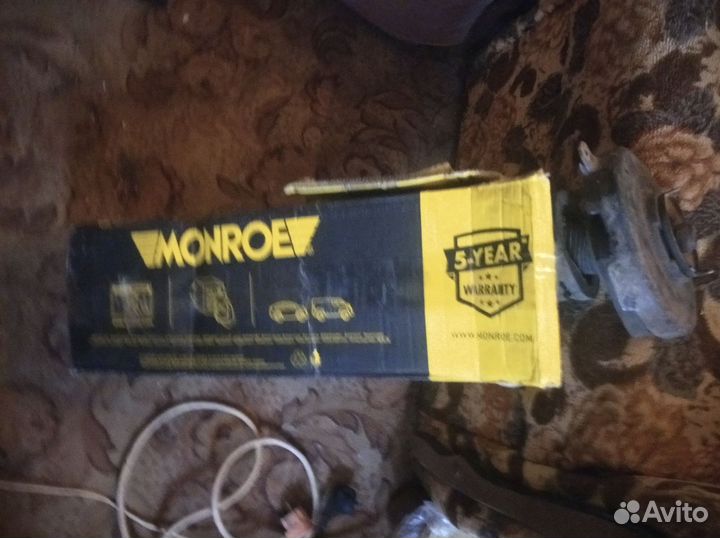 Стойка передняя правая Рено Сценик 1 2000г