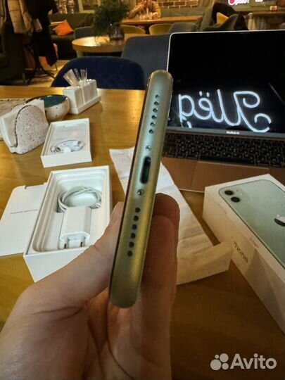 iPhone 11, 64 ГБ