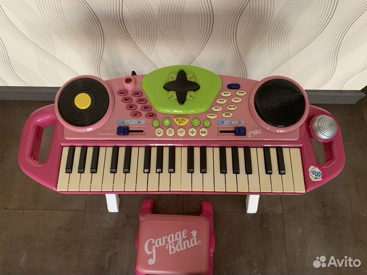 Пианино со стульчиком