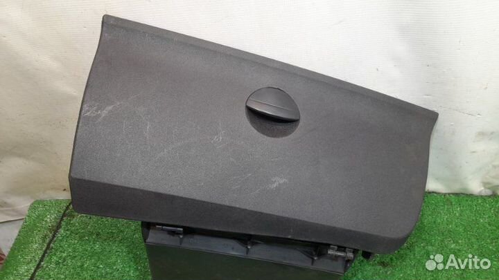 Бардачок Citroen C4 5D 1.6 110 (TU5JP4) 2005